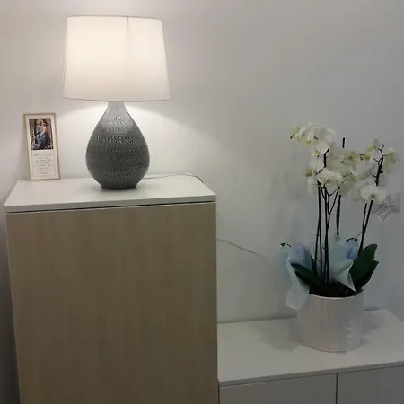 Angela'S House-2