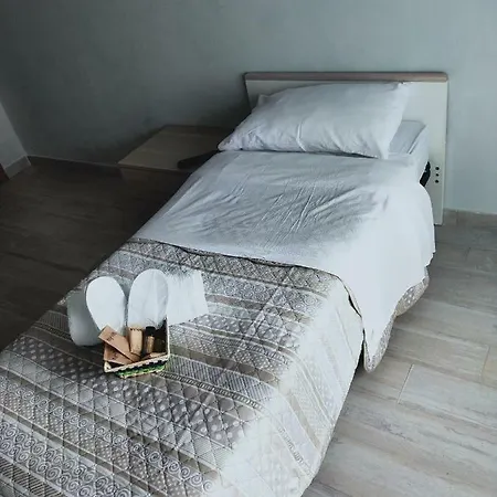 Isola Verde Guest House-3
