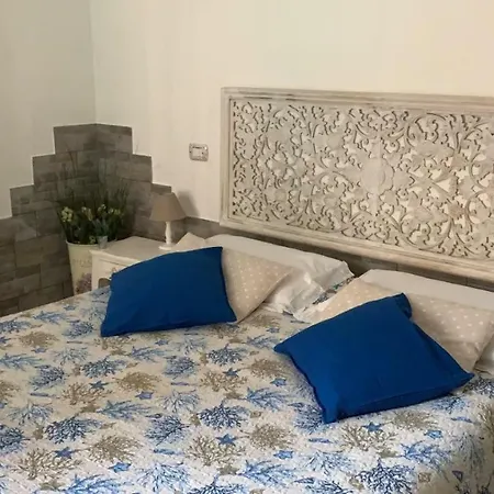 Bed & Breakfast Lady-B-2