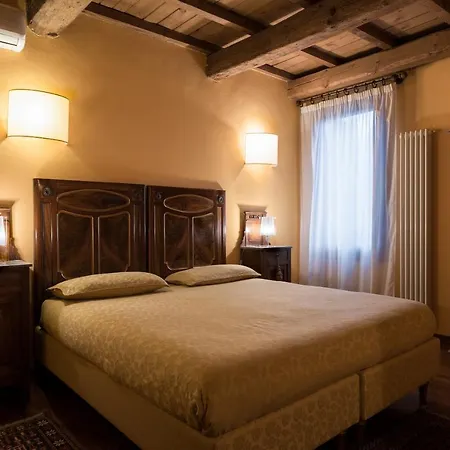 Piazza Nova Guest House-2