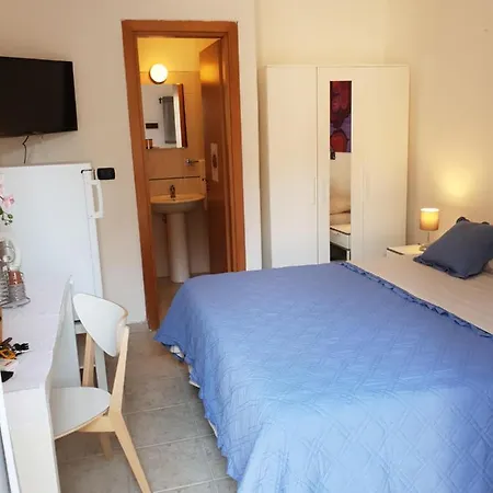 Rooms In The Beach-3
