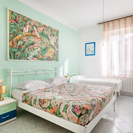Lia Rooms 2-3