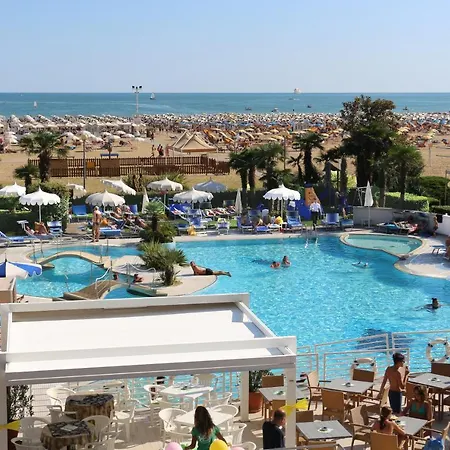 Majestic Beach Hotel & Wellness-3