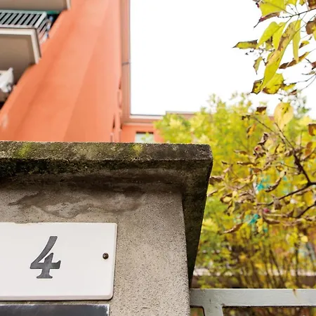 Interno 7, Tra La Fiera Ed Il Centro-2