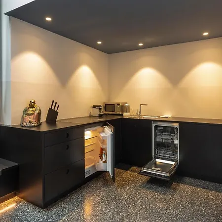 Pepper Suite-2