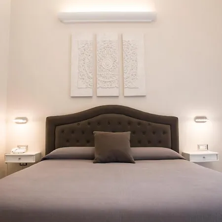 Royal Rooms Luxury Suite-3