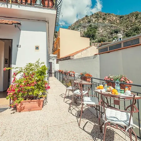 Elegant Mini Appartments Floridia Close To The Center Private Parking-3