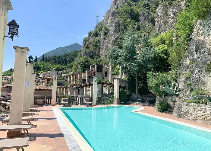 Hotel Castell - Montagnoli Group Limone sul Garda