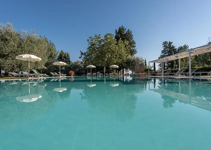 Aparthotel Borgo Al Cerro Casole dʼElsa