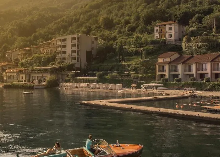 Hotels in Lezzeno