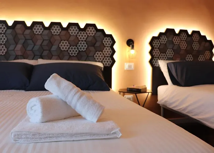 Liotru Maisonne, Rooms With En-Suite Bathroom And Shared Bathroom Katania