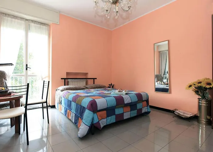 Room, 200M Subway, Navigli Area, Free Park, 10Min Center, No Fee, Shared Bath And Kitchen Mediolan