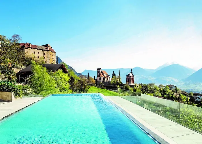 Hotel Finkennest - Panoramic Garden Resort Schenna
