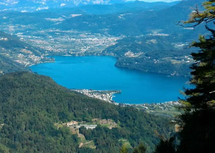 Hotels in Campregheri