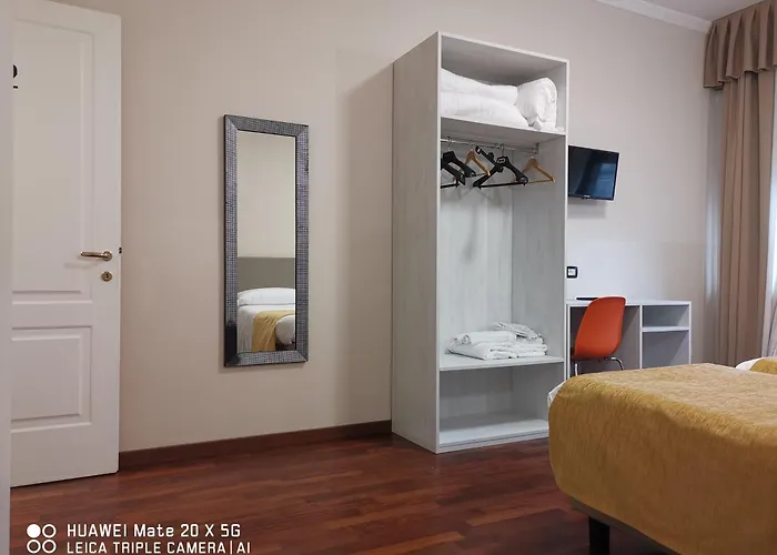 Guesthouse Central Station Group - Via Sammartini 15 Milaan