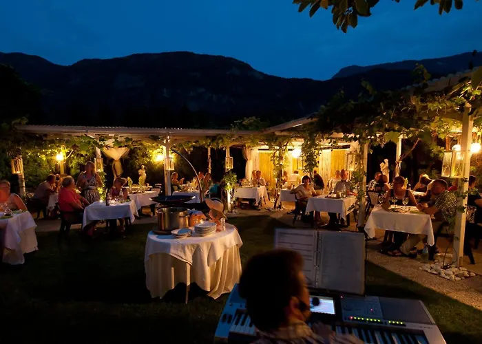 Hotel Villa Groff Ora / Auer