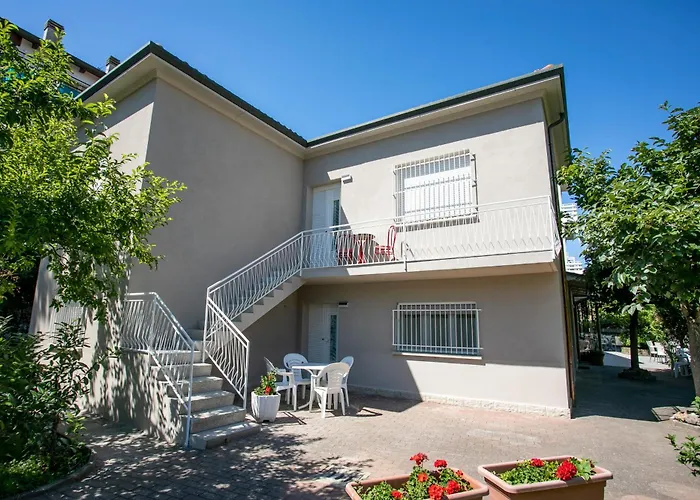 Hotel Dafne Punta Marina