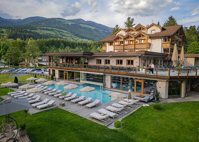Hotel Weiher Green Lake Pfalzen