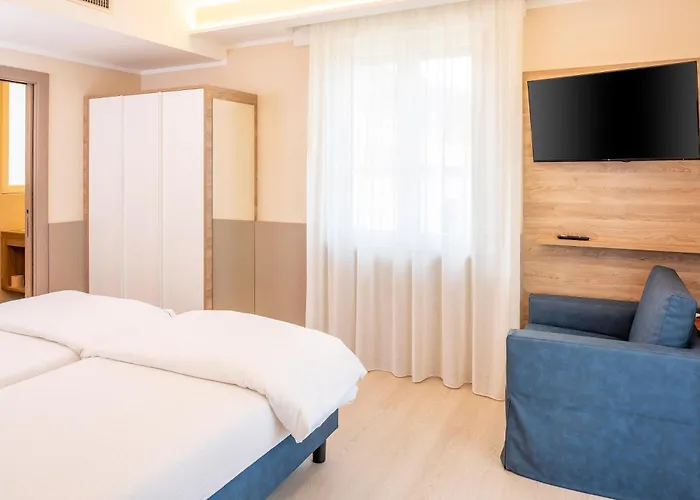 Hotel Internazionale Torri Del Benaco