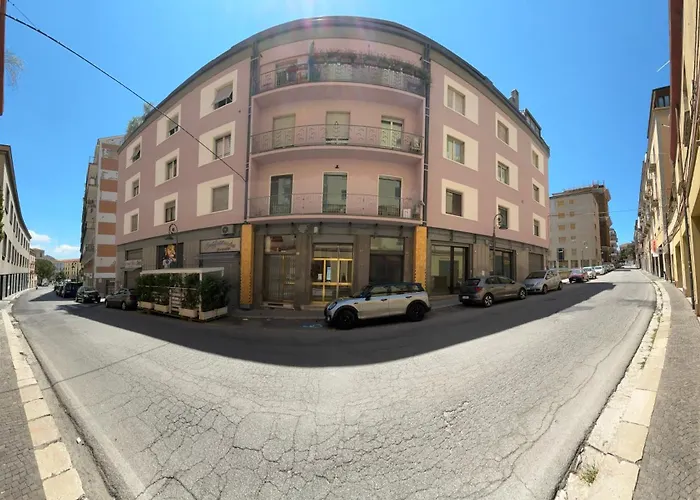 ESSENTIAL HOUSE in Centro Città con Parcheggio Privato e WIFI Potenza