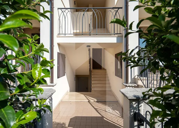 Homiday - Residence Micaene Pineto