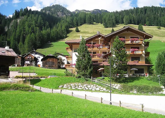 Hotel Dolomites Inn Canazei