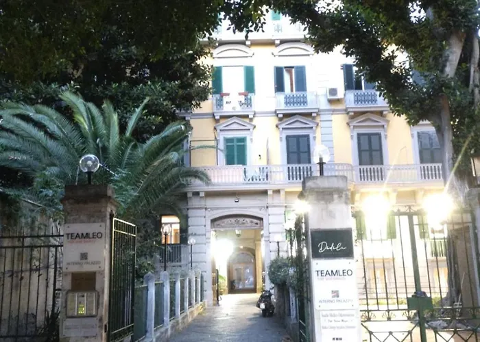 Bed and Breakfast Amedeo Square Neapol