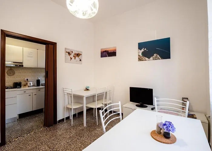 Casa Mafalda - Rooms, Friends And More - Affittacamere, Guest House Senigallia