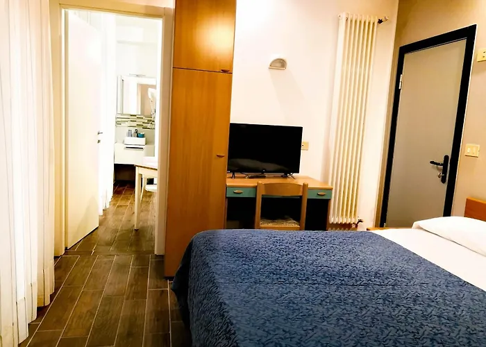 Hotel Iride Apartments & Rooms- Ideale Per Famiglie E Coppie Riccione