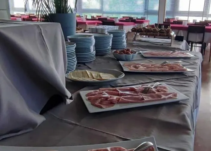 B&B Promenade Hotel Simple con Piscina Milano Marittima