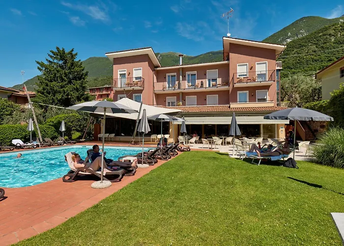 Hotel Luna Rossa Malcesine