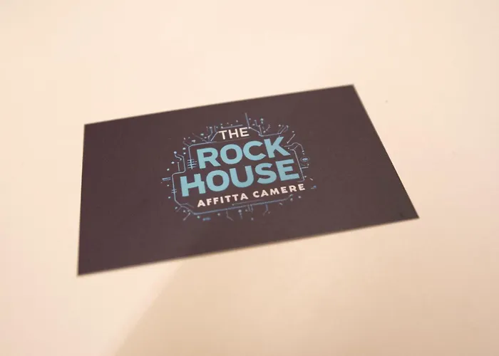 The Rock House Camere Con Bagno Privato Self Check-In Piacenza