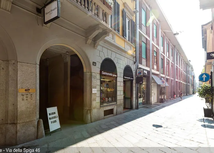Brera Apartments In Via Della Spiga Mediolan