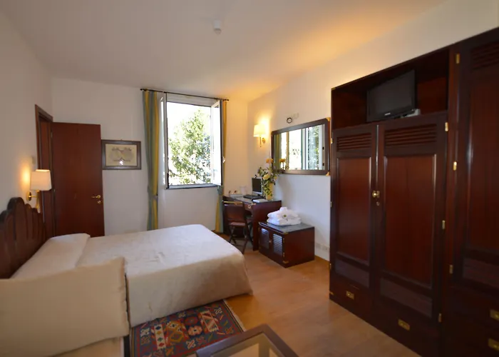 Deiva Marina Hotels