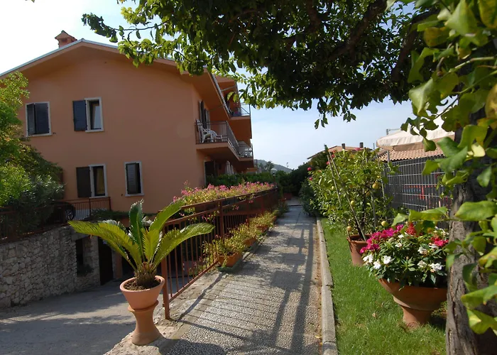 Hotel Garni Onda Torri Del Benaco