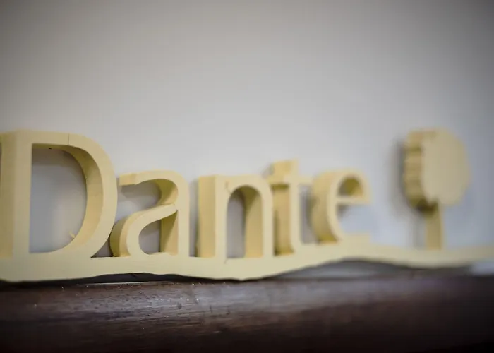 Le 4 Stagioni Dante'S Suites H Napoli Centro, By Clapa Group