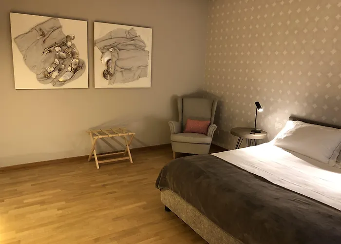 200 Rooms & Terrace Bari