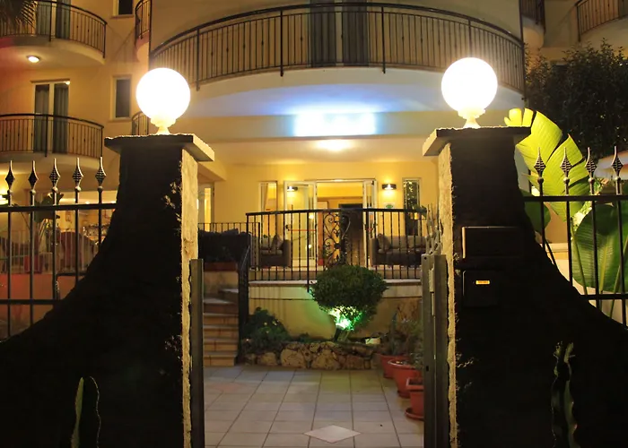 Lion'S Hotel Falerna