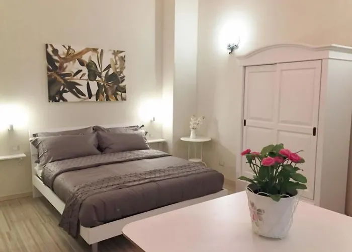 Bed and Breakfast Da Polly A Piazza Amedeo Neapol