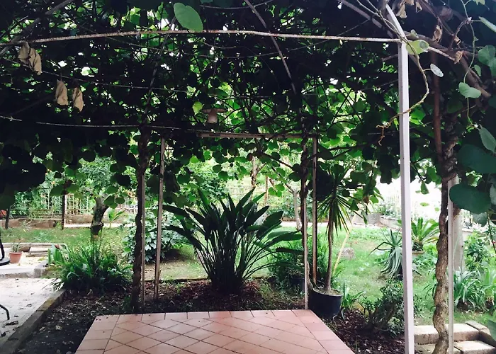 Hotel Aloha House Formia