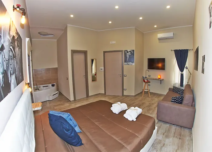 Artisti Sustinea Rooms Nápoles