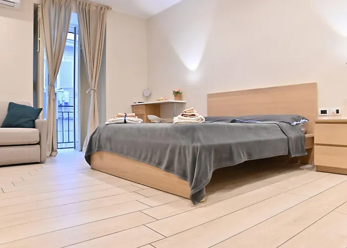 Bed and Breakfast Perlablu In Centro Neapol
