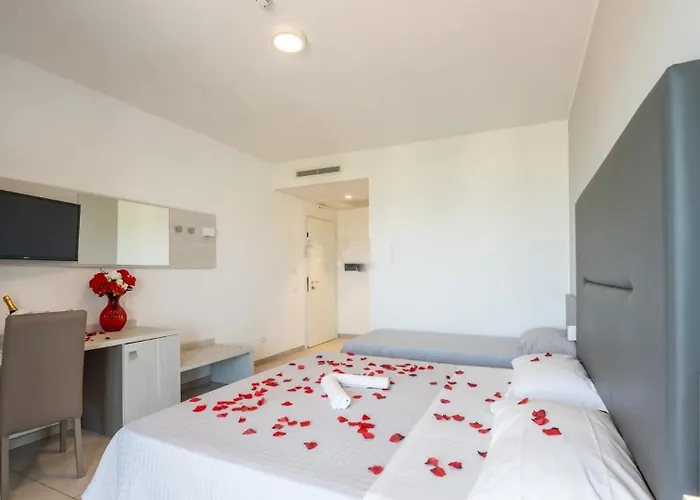 Hotel Settibi 20M Dalla Spiaggia Giulianova