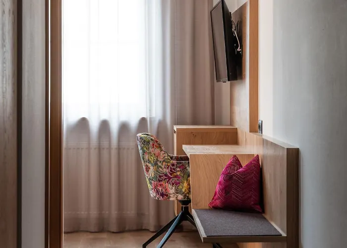 Hotel Blitzburg Brunico