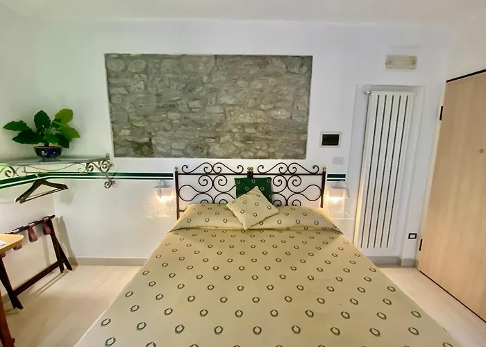 Giovanni Rooms Manarola