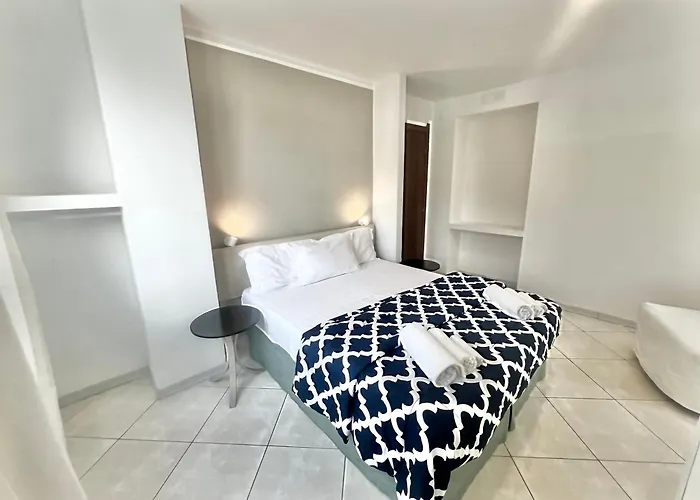 Hotel Tuanis Neapol