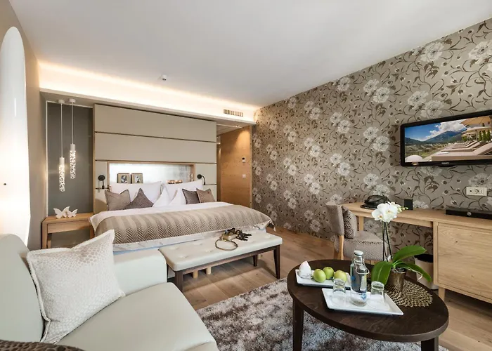 Small&Beautiful Hotel Gnaid Tirolo