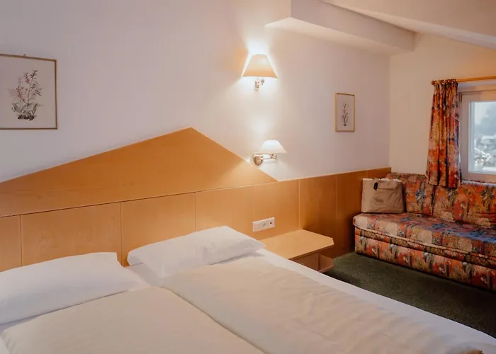 Hotel Fronza - Your Hike & Mountain Home Lutago