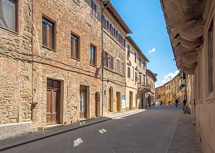 Radicondoli Hotels