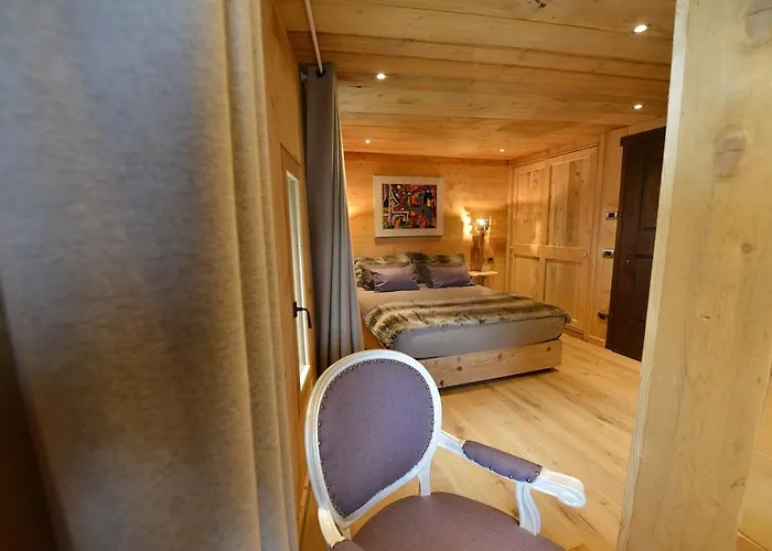 La Maison De Dolphe Chalet De Charme & Art Gallery Brusson